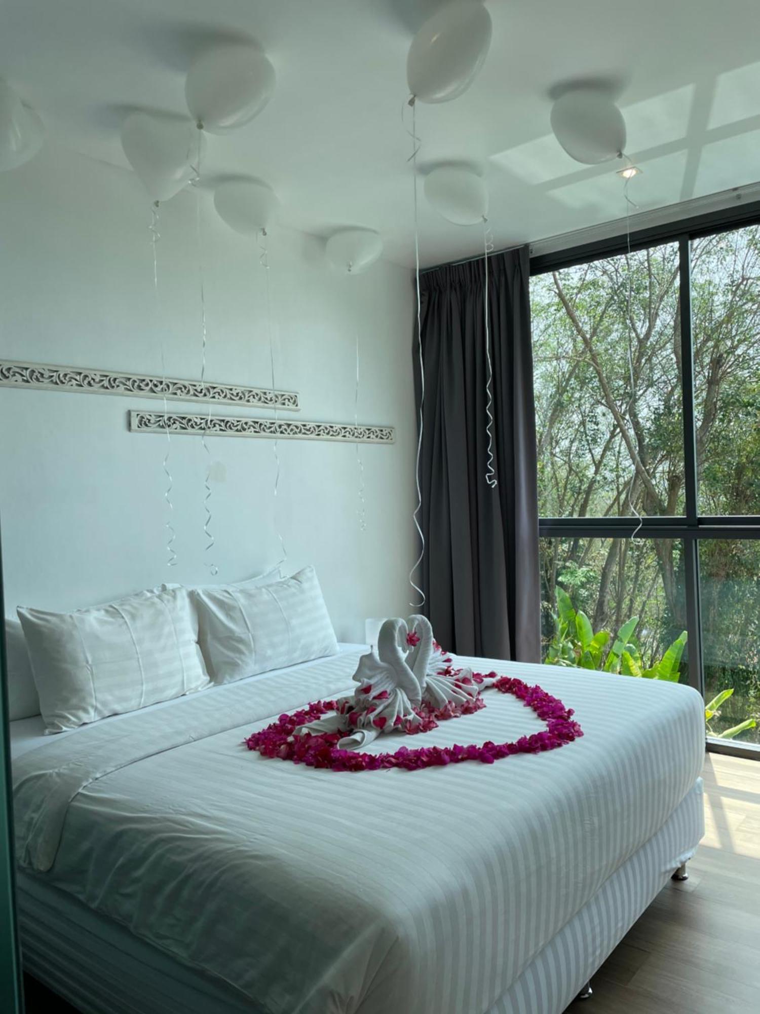 Baan Saint-Tropez Seaview Villas Kata Beach Exterior photo