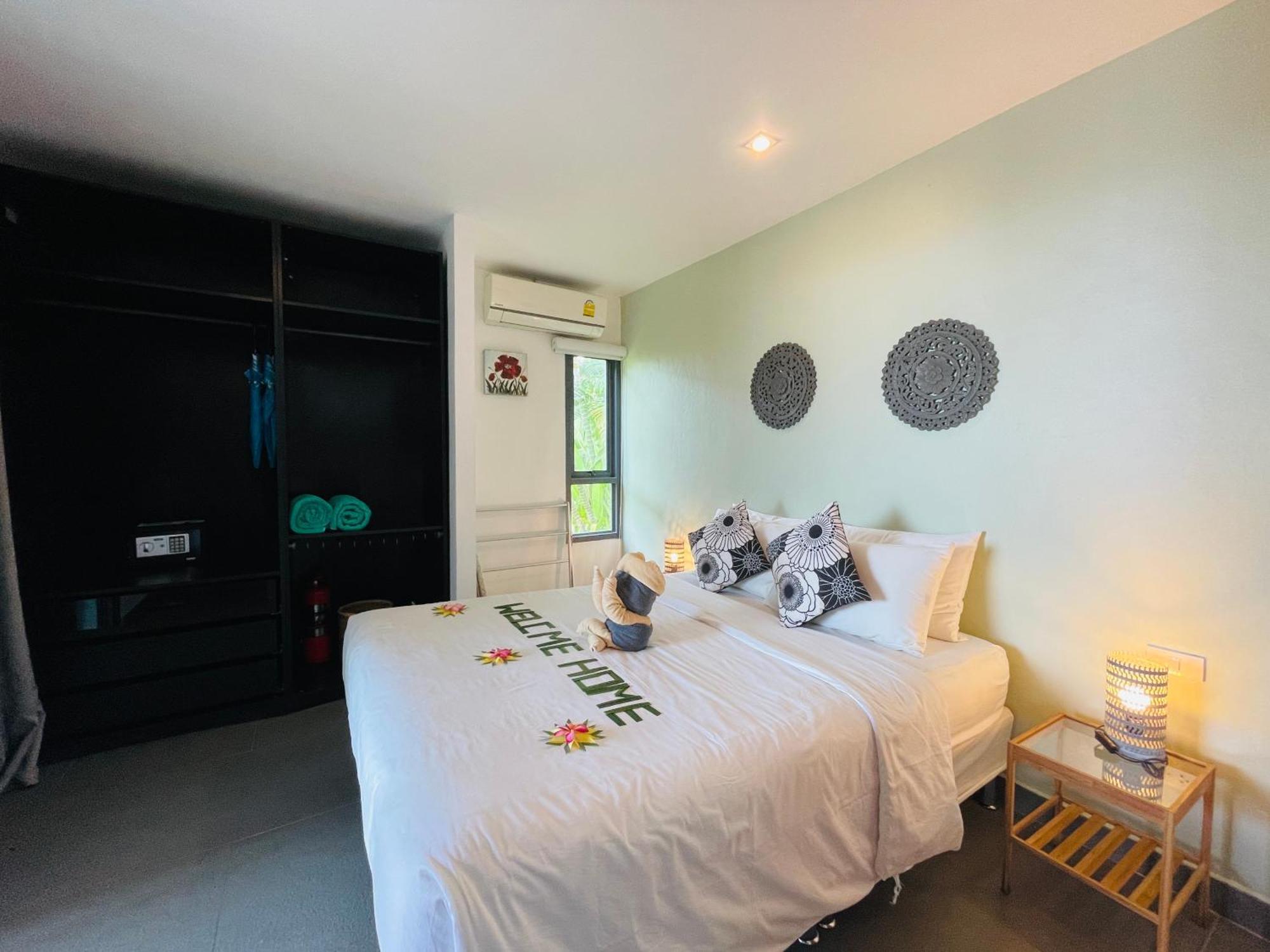 Baan Saint-Tropez Seaview Villas Kata Beach Exterior photo